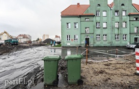 Mieszkają na budowie i mają tego dość