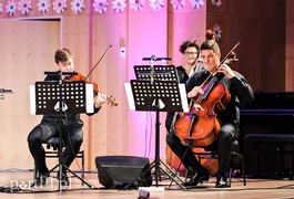 Melodie wyczarowane z kieliszków