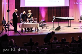 Melodie wyczarowane z kieliszków