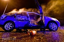 Ogień strawił fiata w 2 minuty