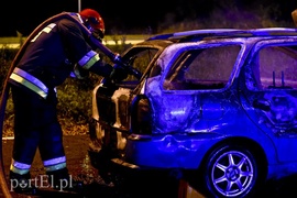 Ogień strawił fiata w 2 minuty