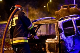 Ogień strawił fiata w 2 minuty