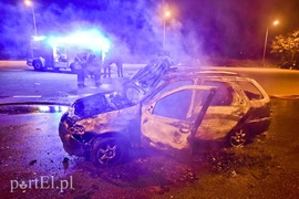 Ogień strawił fiata w 2 minuty