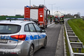 Zderzenie daihatsu z cysterną na S7