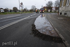 Wypadł ładunek, przez ponad 4 godziny ruch był zablokowany   (aktualizacja) 