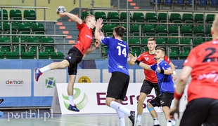 Wybrzeże gromi Meblarzy (piłka ręczna)