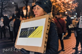 Pikietujący pod sądem: \"weta okazały się oszustwem\"