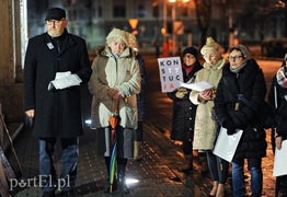Pikietujący pod sądem: \"weta okazały się oszustwem\"