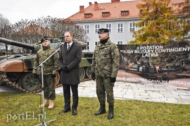 Żołnierze cieszą się z tej misji