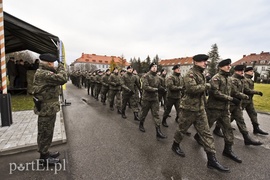 Żołnierze cieszą się z tej misji