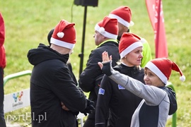 Mikołajowe bieganie po mieście. Dla Sary
