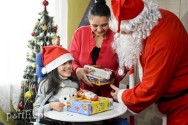 Strażacy wpadli do Angeliki ze świąteczną wizytą