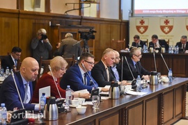 Budżet pełen emocji