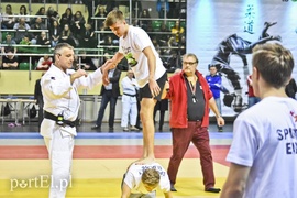 Mistrz rzuca na matę i zachęca: Wuef jest fajny