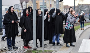 Mędrcy świata, monarchowie, gdzie śpiesznie dążycie?