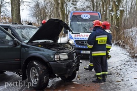 Autem uderzył w drzewo
