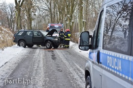 Autem uderzył w drzewo