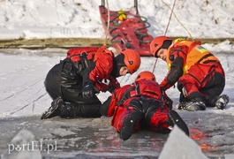 Co zrobić, gdy pod kimś załamie się lód?