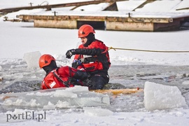 Co zrobić, gdy pod kimś załamie się lód?