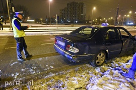 Zderzenie mercedesa z renault, jedna osoba w szpitalu