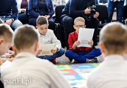 Małe roboty uczą kosmicznie