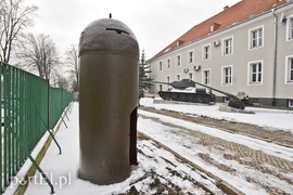 Co się dzieje przed klubem wojskowym przy ul. Królewieckiej?