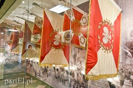 Co się dzieje przed klubem wojskowym przy ul. Królewieckiej?