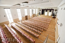 Co się dzieje przed klubem wojskowym przy ul. Królewieckiej?