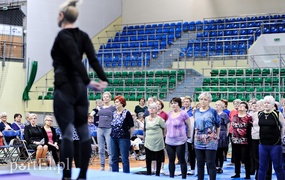 Tak seniorzy ćwiczą jogę