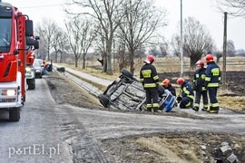 Dachowanie na DK-7, kierowca bez prawa jazdy