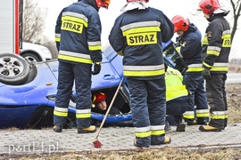 Dachowanie na DK-7, kierowca bez prawa jazdy