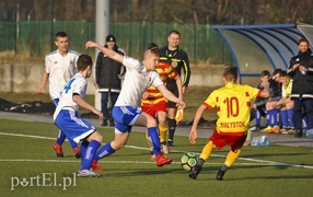 Debiutanci dostali lekcję futbolu
