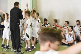 Młodzi koszykarze wyszli na parkiet