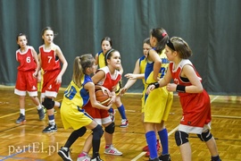 Młodzi koszykarze wyszli na parkiet