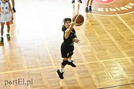 Młodzi koszykarze wyszli na parkiet