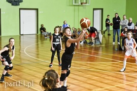 Młodzi koszykarze wyszli na parkiet