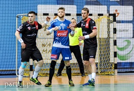 Nafciarze gromią Meblarzy (piłka ręczna)