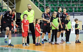 Nafciarze gromią Meblarzy (piłka ręczna)