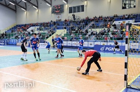 Nafciarze gromią Meblarzy (piłka ręczna)