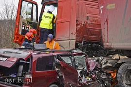 Wypadek na starej \"siódemce\". Pięć osób rannych