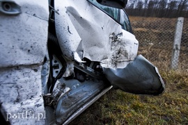 Zderzenie toyoty z mazdą przed cmentarzem