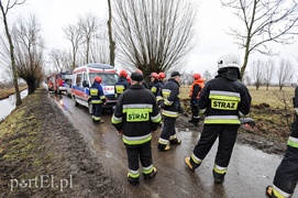 Wjechali do rowu, kierowca nie żyje