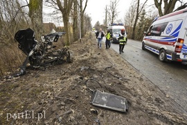Audi po wypadku rozpadło się na dwie części