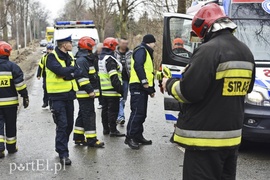 Audi po wypadku rozpadło się na dwie części