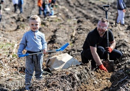 Zasadzili dwa tysiące nowych drzew