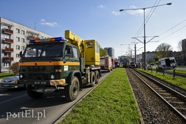 Wjechał toyotą pod tramwaj