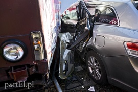 Wjechał toyotą pod tramwaj