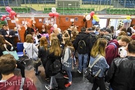 Pracodawcy kuszą, pracownicy wybierają