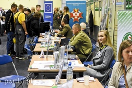 Pracodawcy kuszą, pracownicy wybierają