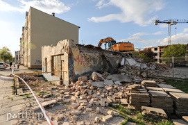 Znika kolejny budynek